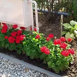 Klimatisiertes In Buekfuerdoe Mit Garten By Interhome