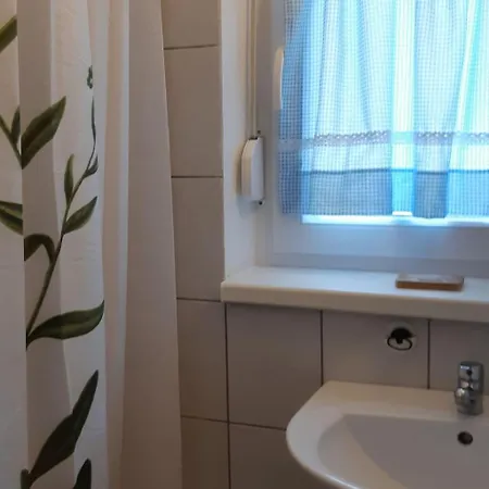 Klimatisiertes In Buekfuerdoe Mit Garten By Interhome