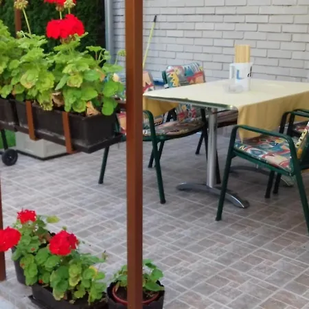 Prázdninový dům Klimatisiertes In Buekfuerdoe Mit Garten By Interhome Bük