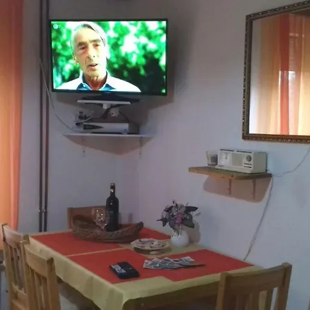 Prázdninový dům Klimatisiertes In Buekfuerdoe Mit Garten By Interhome *