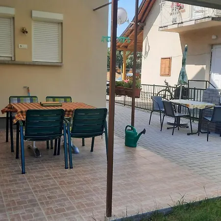 Klimatisiertes In Buekfuerdoe Mit Garten By Interhome Bük